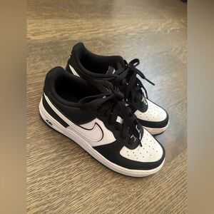 Nike Kids Air Force 1- Black and White Low-Top Sneakers with Swoosh
